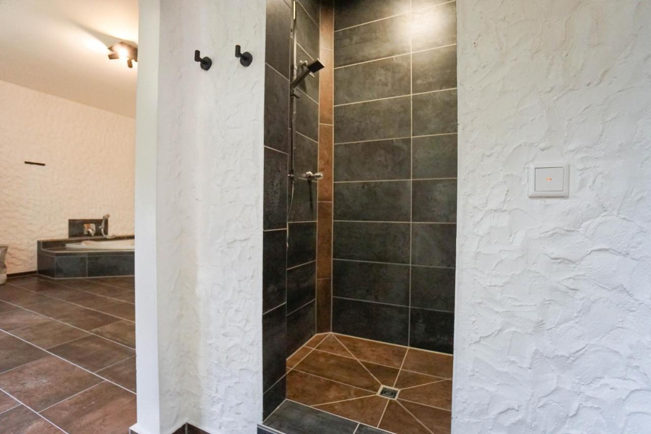 Ruhe Unter Reet-Haus Mit Sauna, Whirlpool Und Kamin Gnarrenburg 외부 사진