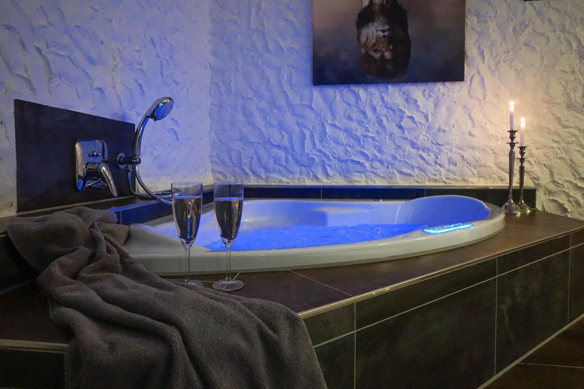 Ruhe Unter Reet-Haus Mit Sauna, Whirlpool Und Kamin Gnarrenburg 외부 사진